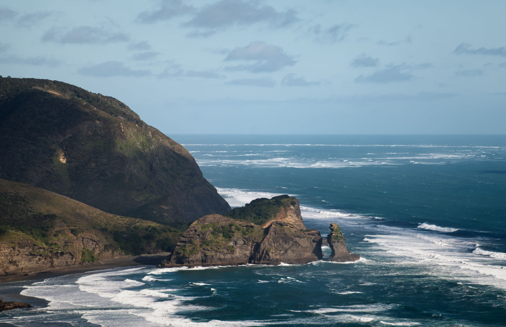 Taitomo Island